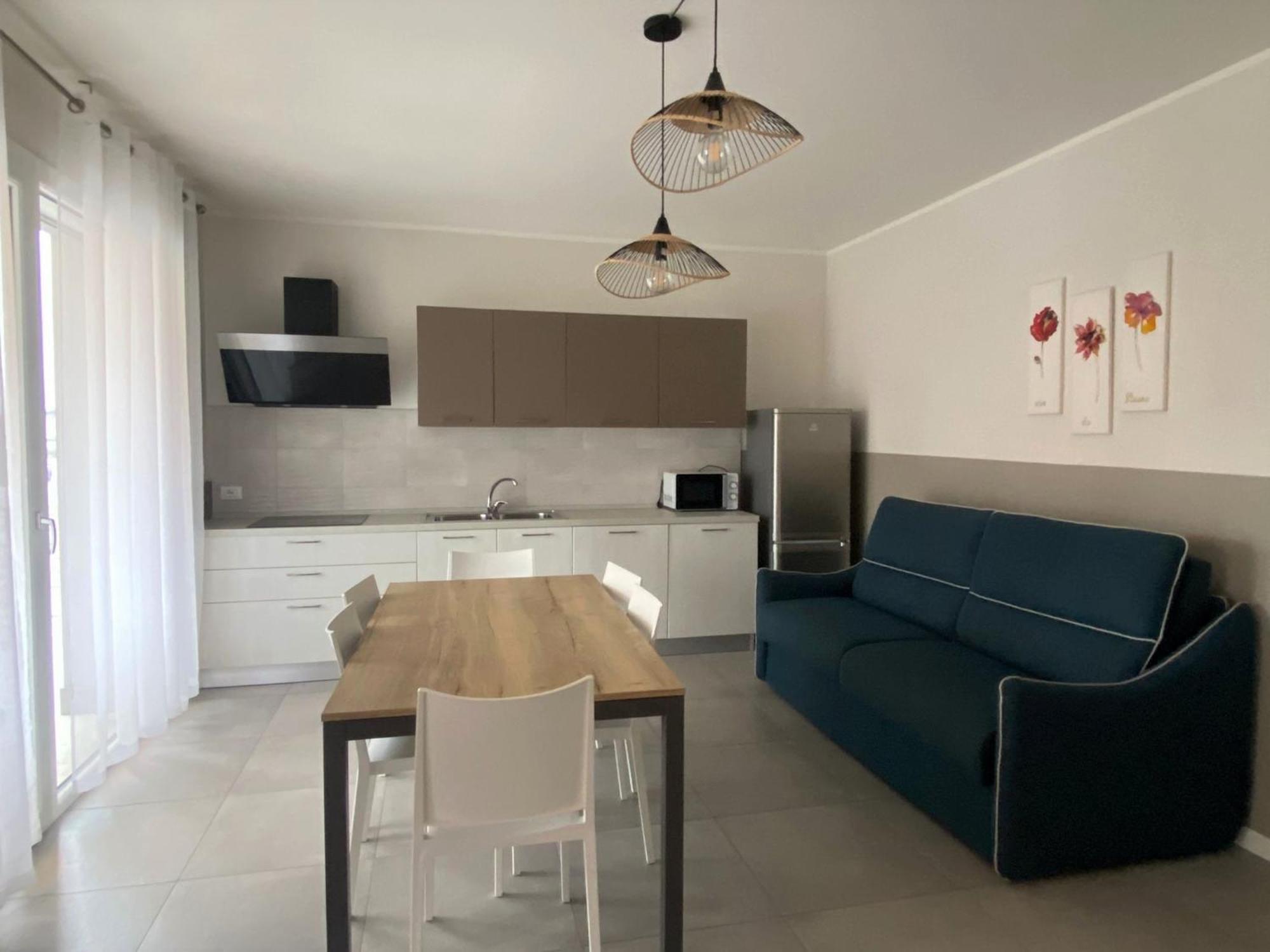 The Prince - Luxury Apartments With Pool Пескьера-дель-Гарда Экстерьер фото