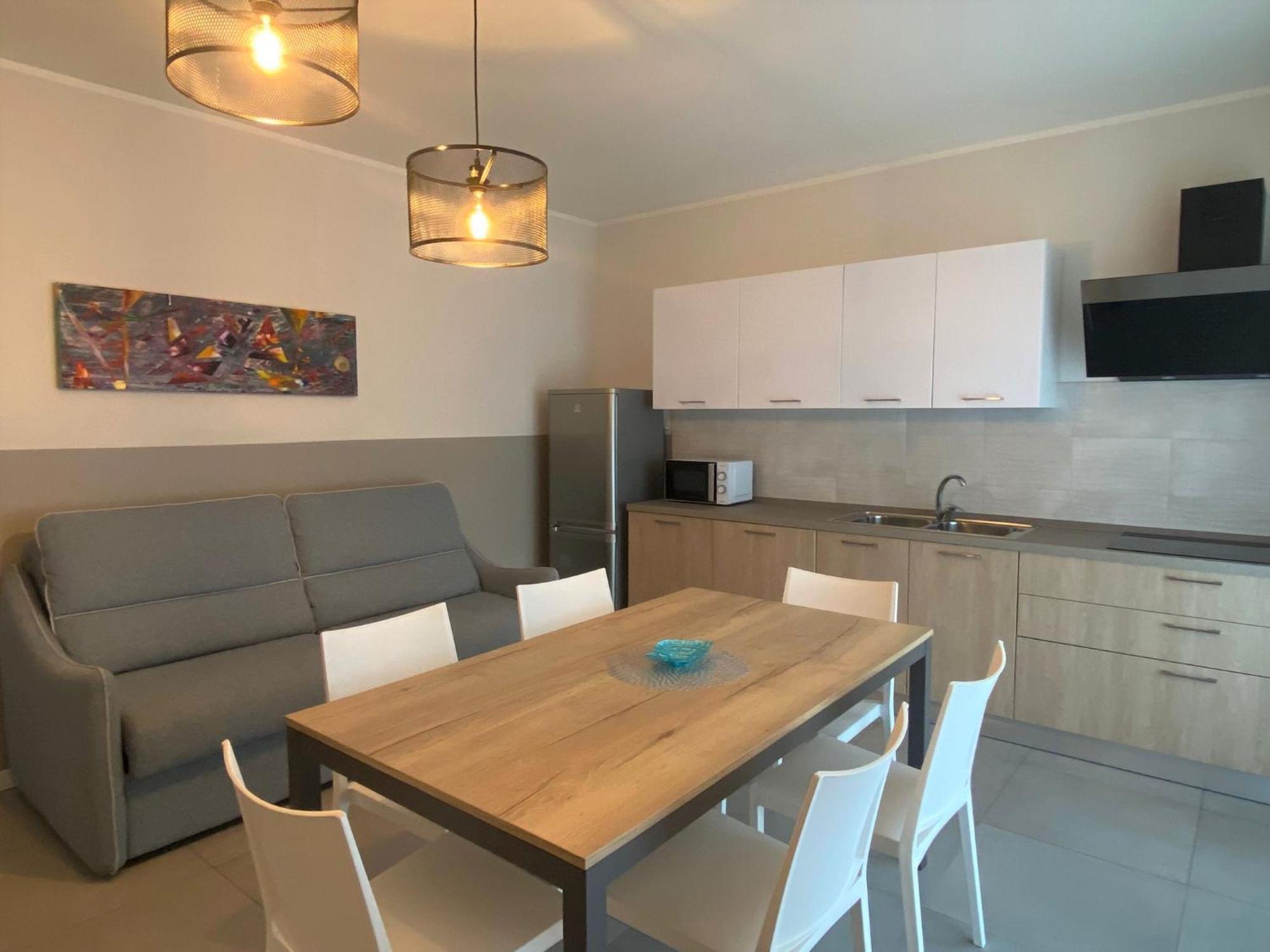 The Prince - Luxury Apartments With Pool Пескьера-дель-Гарда Экстерьер фото
