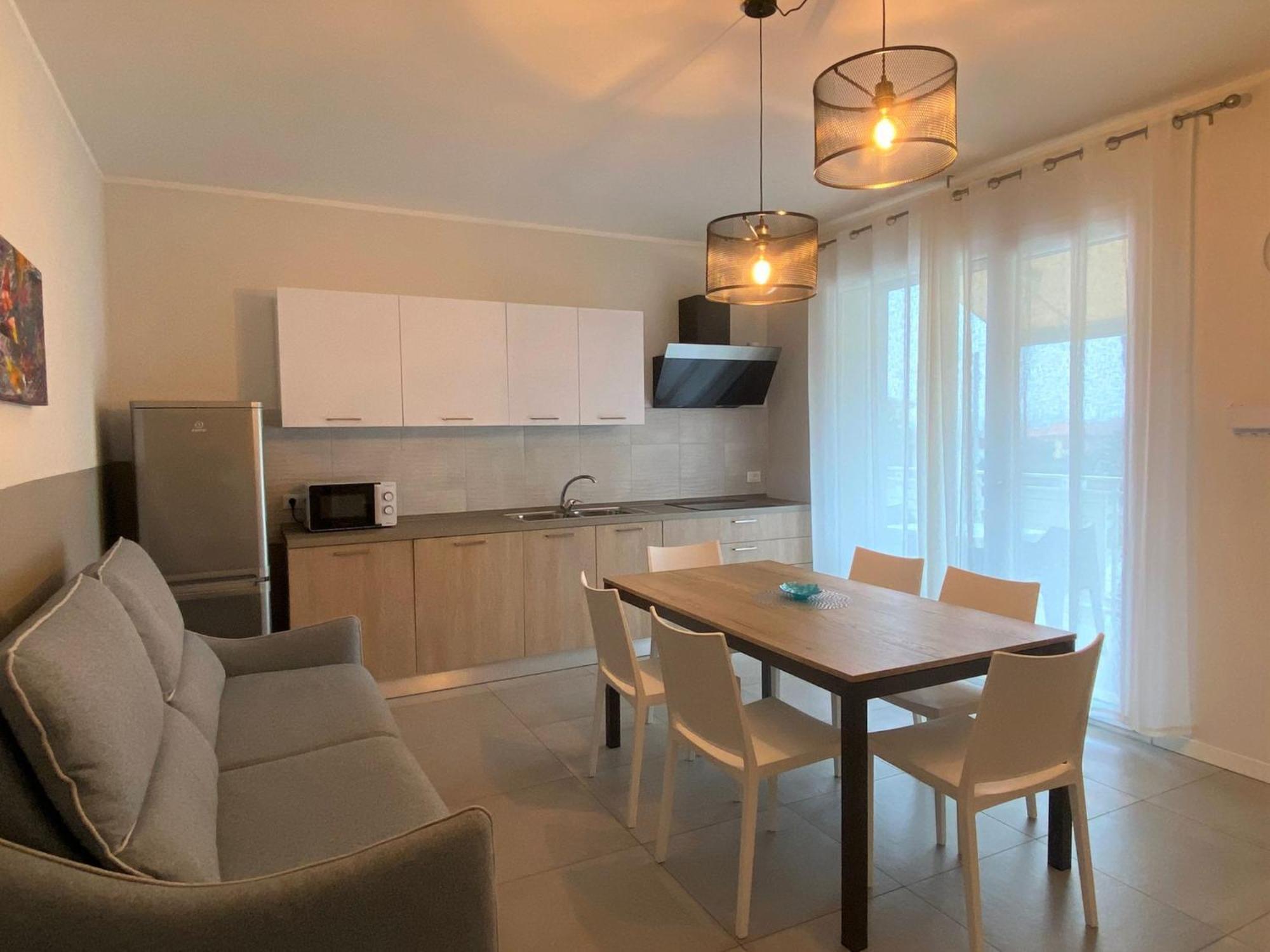 The Prince - Luxury Apartments With Pool Пескьера-дель-Гарда Экстерьер фото